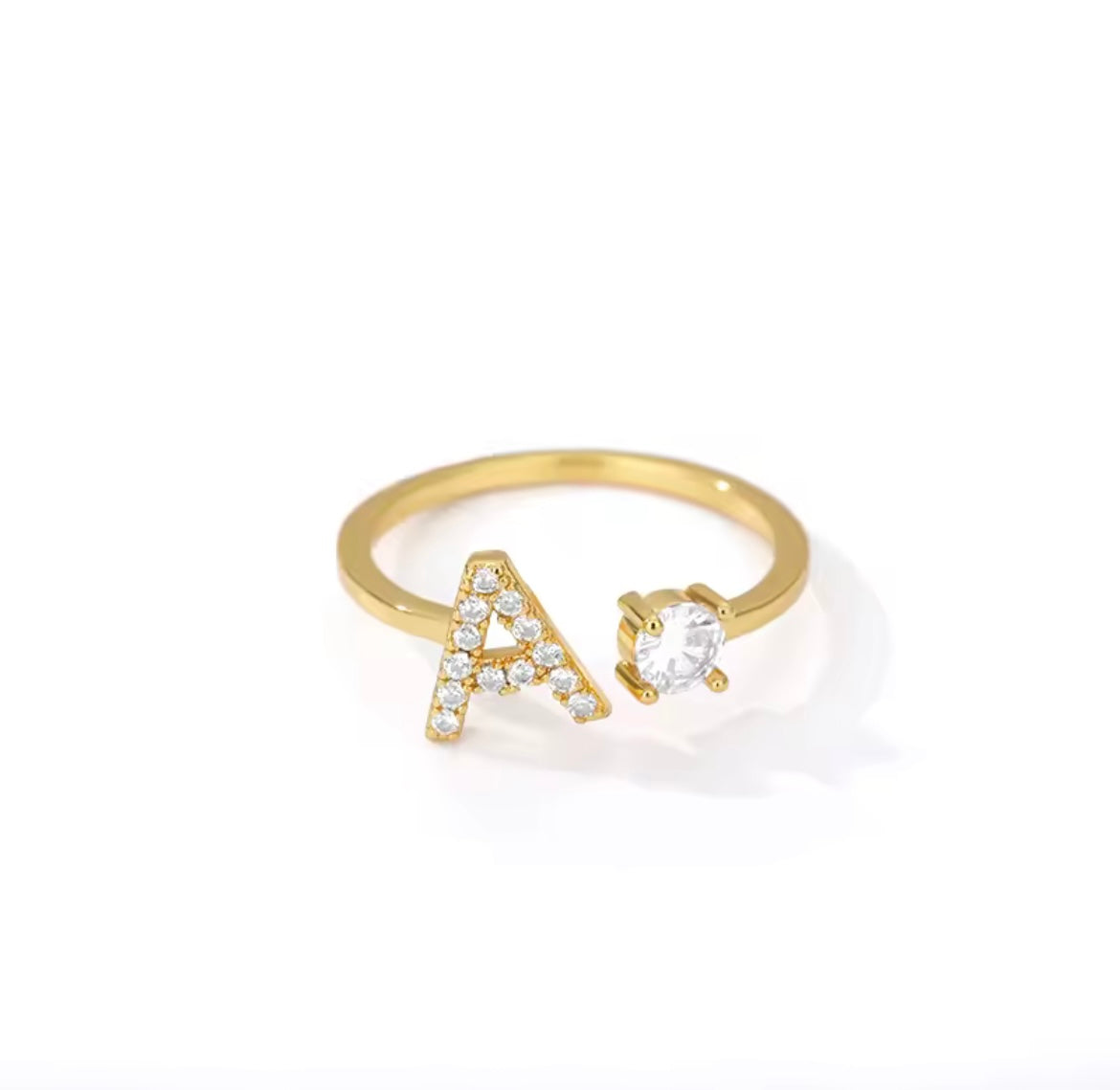 Anillo Letra con Circonita