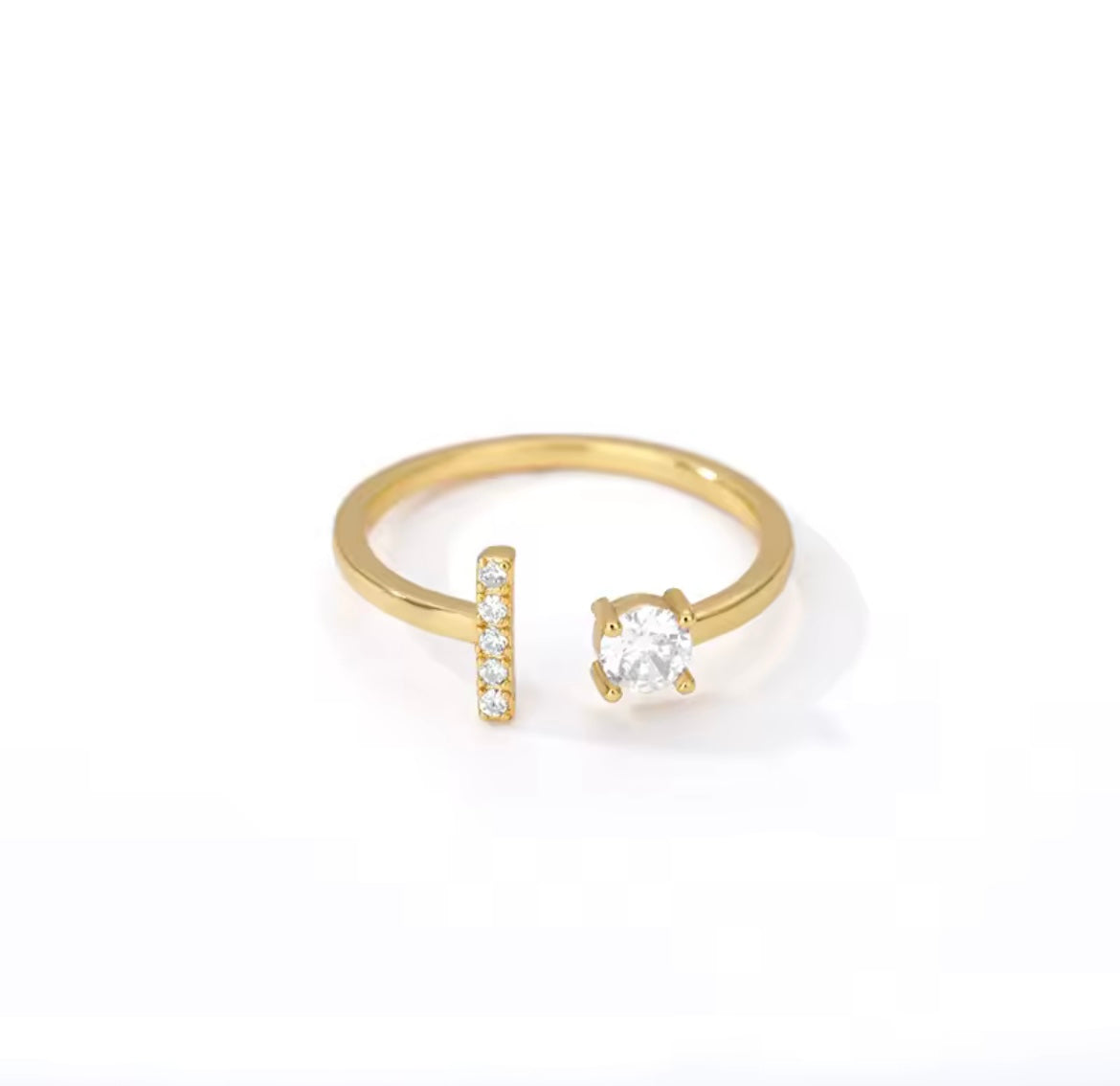 Anillo Letra con Circonita